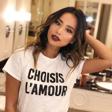 Le t-shirt choisis l'amour de Jamie Chung sur le compte instagram de @jamiejchung