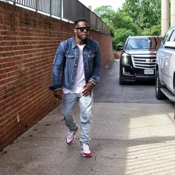 Nike Air Max 1 Anniversary sneakers worn by Kevin Hart on his Instagram account @kevinhart4real