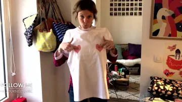 Le tee shirt coeur présenté par la créatrice Elise Chalmin  dans LE CHOUCHOU: L'univers Pop d'Elise Chalmin