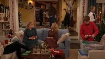Vestido de estampado floral Deco usado por Kristin Baxter (Amanda Fuller) en Last Man Standing (S07E09)