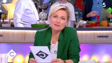 The Jacket tailoring the right stripe of Anne-Elisabeth Lemoine in C you 02/01/2018