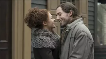 La réplique du col / snood porté par Brianna Randall (Sophie Skelton) dans Outlander S04E09