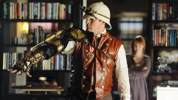 Brazo robótico de Richard Castle (Nathan Fillion) en castle S03E01