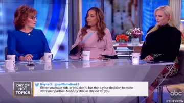 Dolce & Gabbana Rose Et Leopard Print Cady Jupe portée par Meghan McCain sur La Vue Janv. 02, 2019
