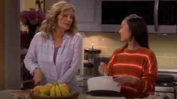 Charli Shirt porté par Vanessa Baxter (Nancy Travis) dans le Dernier Homme Debout (S07E05)