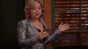 Macey Blazer worn by Kristin Baxter (Amanda Fuller) in Last Man Standing (S07E03)