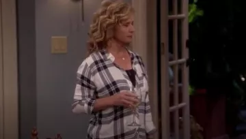 Chasseur Chemise à Carreaux de Vanessa Baxter (Nancy Travis) dans le Dernier Homme Debout (S07E02)