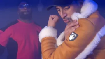 The coat aviator Heuss Bastard in his YouTube video BX Land #3