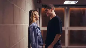 La veste en jean de Chiara (Benedetta Porcaroli) dans Baby S01E06