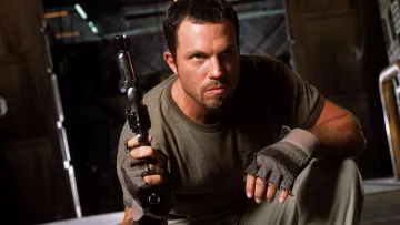 Jayne Cobb (Adam Baldwin) pistolet comme on le voit dans Firefly Saison 1