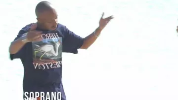 The tee shirt Heron Preston of the Soprano in the documentary event on TMC