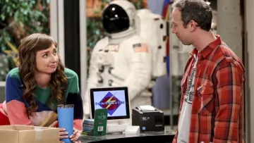Le pull colorblock Joie porté par Denise (Lauren Lapkus) dans The Big Bang Theory S12E11