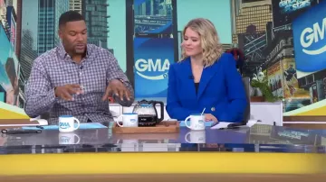 Kobi Halperin Corynne Double Breasted Blue Blazer Jacket usada por Sarah Haines en Good Morning America 02 de enero de 2019