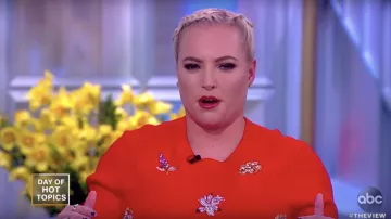 Ted Baker London Tynna Embelli Rouge Chandail porté par Meghan McCain Sur La Vue Janv. 03, 2019