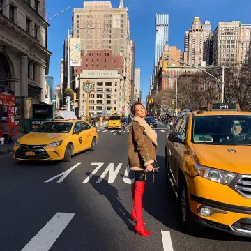 La chaqueta de cuero de Nabilla Benattia en su cuenta de Instagram @nabillanew