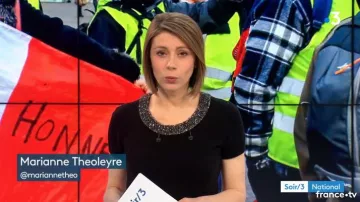 Le pull en cachemire noir de Marianne Theoleyre dans Soir 3 du 03/01/2018