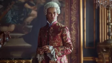 King Louis XV's (Lio­nel Lin­gel­ser) costume as seen in Out­lan­der S02E05