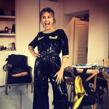 El traje de perla negra de Bérengère Krief en su cuenta de Instagram @berengerekrief