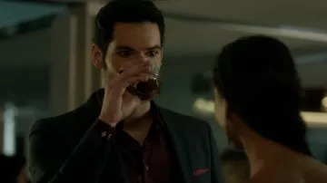 D'origine en Onyx Bague portée par Lucifer Morningstar (Tom Ellis) dans Lucifer S01E03