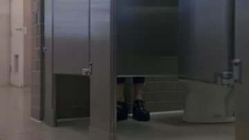 Mickey Dobbs' (Gillian Jacobs) Topshop Shoes in Love S02E06