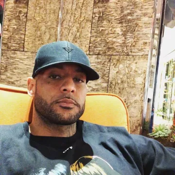La sudadera Off White de Booba en su cuenta de Instagram @boobaofficial