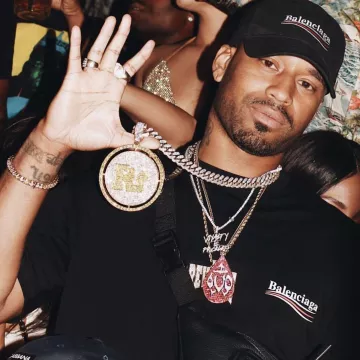 Le t-shirt Balenciaga de Preme sur le compte Instagram de @champagnepapi