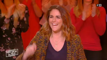 The jacket zebra Valérie Bénaïm in It is that of the tv ! the 07/01/2019