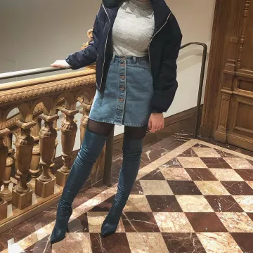 Thigh-high boots blue Fendi of Agathe Auproux on the account instagram @agatheauproux