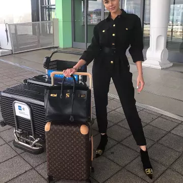 Les boots Balenciaga Bottines BB 80 de Olivia Culpo sur le compte instagram de @oliviaculpo