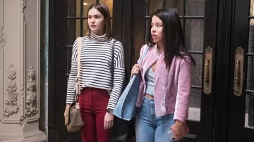 Rebecca Taylor Velvet Moto Jacket en Rosa usada por Mariana Adams Foster (Cierra Ramirez) en Good Trouble S01E01