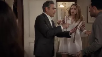 Ulla Johnson Yelena Robe Naturelles porté par Alexis Rose (Annie Murphy) dans Schitt s Creek S05E01