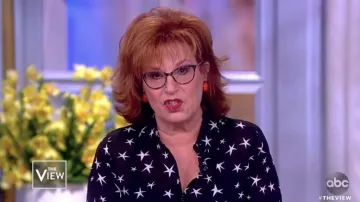 L'Agence Nina Soie Étoiles Chemisier porté par Joy Behar sur La Vue