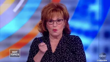 L'Agence Cara Polka Dot Envelopper Chemisier porté par Joy Behar sur La Vue
