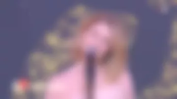 El suéter rubio de Juliette Faucon (Les Coquettes) en Je t'aime etc... desde 2019/01/09