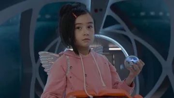 La sphère télécommandée de Meiying (Shuya Sophia Cai) dans En eaux troubles