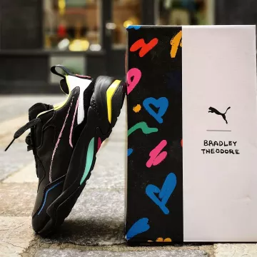 Zapatillas Puma Thunder x BradleyTheodore en la cuenta de Instagram de @coast2coast_shop