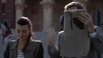 Veste portée par Ziva David (Cote de Pablo) comme vu dans NCIS S10E21