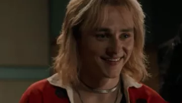 Roger Taylor's (Ben Hardy) metal choker as seen in Bohemian Rhapsody