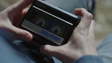 Clay Jensen's (Dylan Minnette) Walkman as seen in 13 Reasons Why S01E04