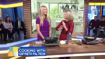 Alexis Randie Dentelle Midi Robe portée par Amy Robach sur Good Morning America 9 janvier 2019