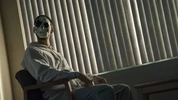 The mask of Billy Russo (Ben Barnes) in Marvel's The Punisher S02E03