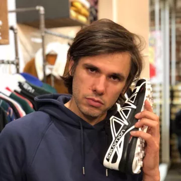 Les sneakers Salomon Speedcross 4 GTX de Orelsan sur son compte Ins­ta­gram @Orel­san