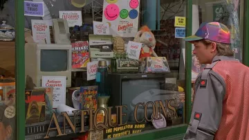 Apple Computer of Marty McFly / Marty McFly Jr. / Marlene McFly (Michael J. Fox) in Back to the Future Part II