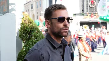 Sunglasses worn by Wesley Cole (Seann William Scott) as seen in Lethal Weapon S03E09