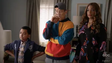 Zaful Bloc de Couleur à la Poche Hoodie, portés par Miggy Parc (Jake Choi) dans un Seul des Parents S01E11