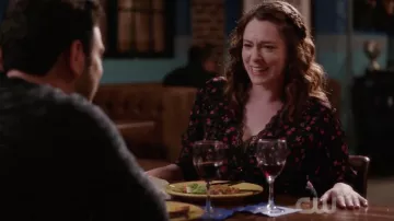 Pour l'Amour Et de Citrons Rosie Floral Mini Robe portée par Rebecca Tas (Rachel Bloom) dans Crazy Ex-petite Amie S04E09