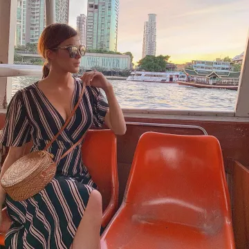 The striped dress worn by Iris Mittenaere (Miss France 2016) on his account Instagram
