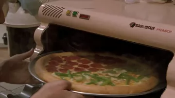 Black&Decker used by Lorraine (Lea Thompson) in Back to the Future Part II