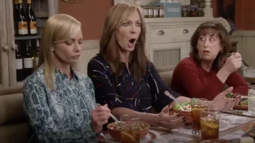 NA-KD Trend Snake Print Tunic Shirt worn by Jill Kendall (Jaime Pressly) in Mom S06E12