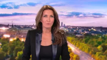 La veste noire portée par Anne-Claire Coudray au journal de 13H de TF1